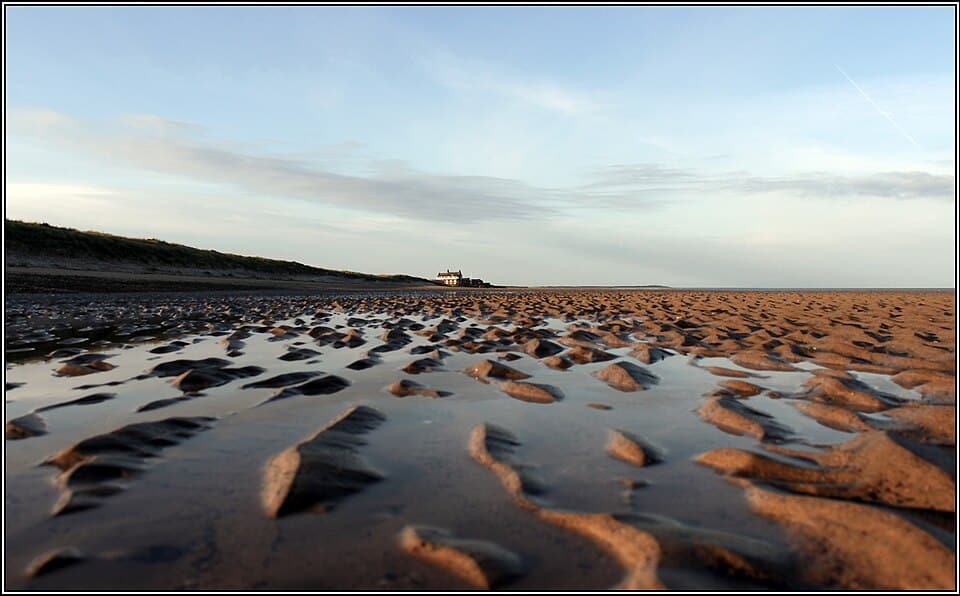 File:Royal West Norfolk Golf Club, Brancaster Beach, Norfolk. Peter Neaum. - panoramio.jpg