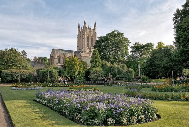 28355246653 b63b6b94af c