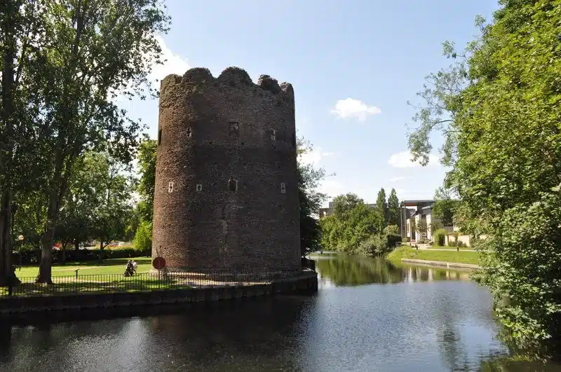 Cow Tower geograph.org .uk 2487343